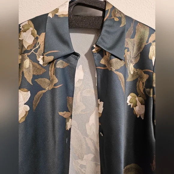 Vince Silk Camellia Branch Bias Long Sleeve Blouse Size Large Color Azurine
